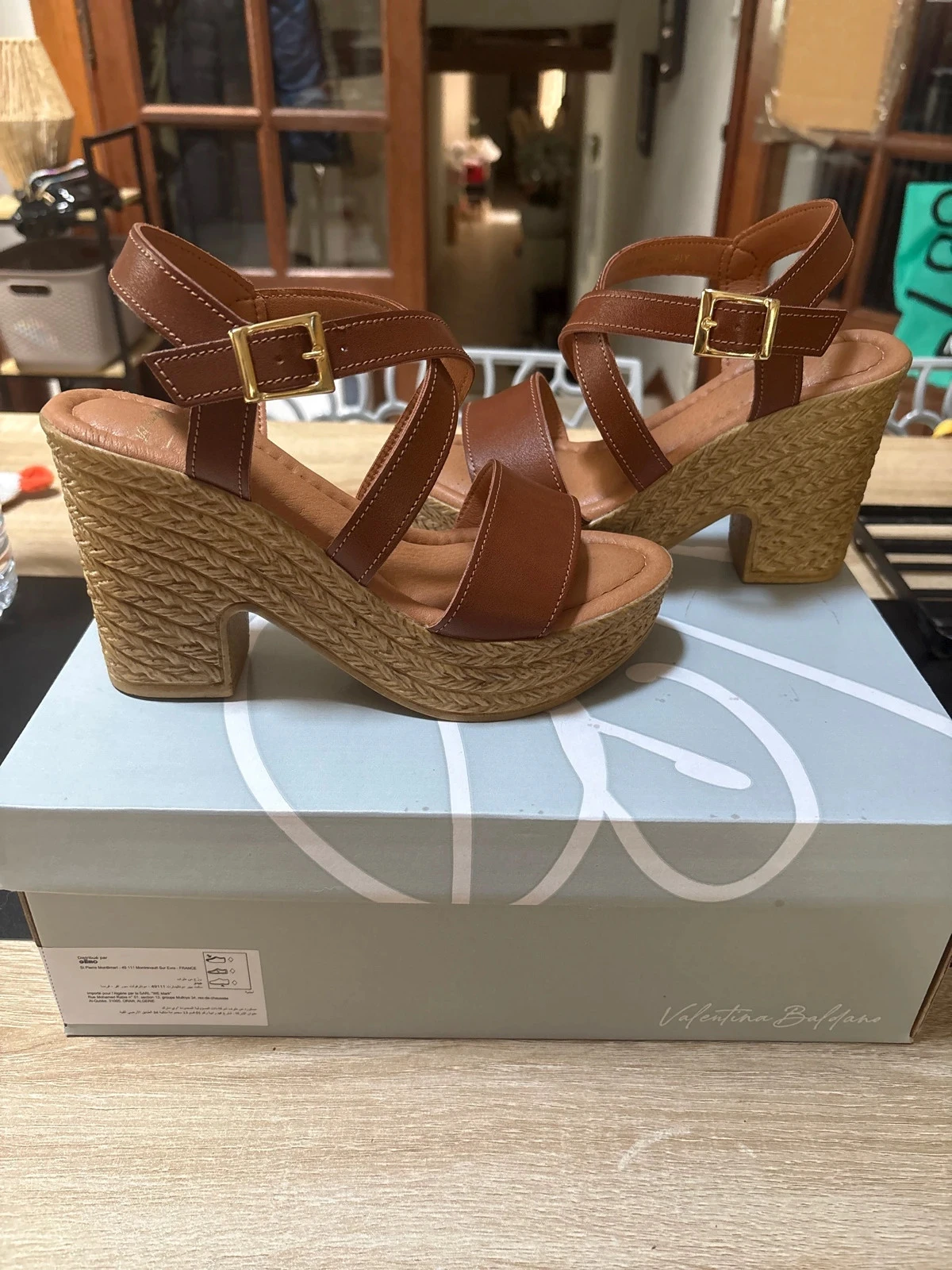 Nu-pieds à talons, compensés, plate-forme pointure, 36 neuve